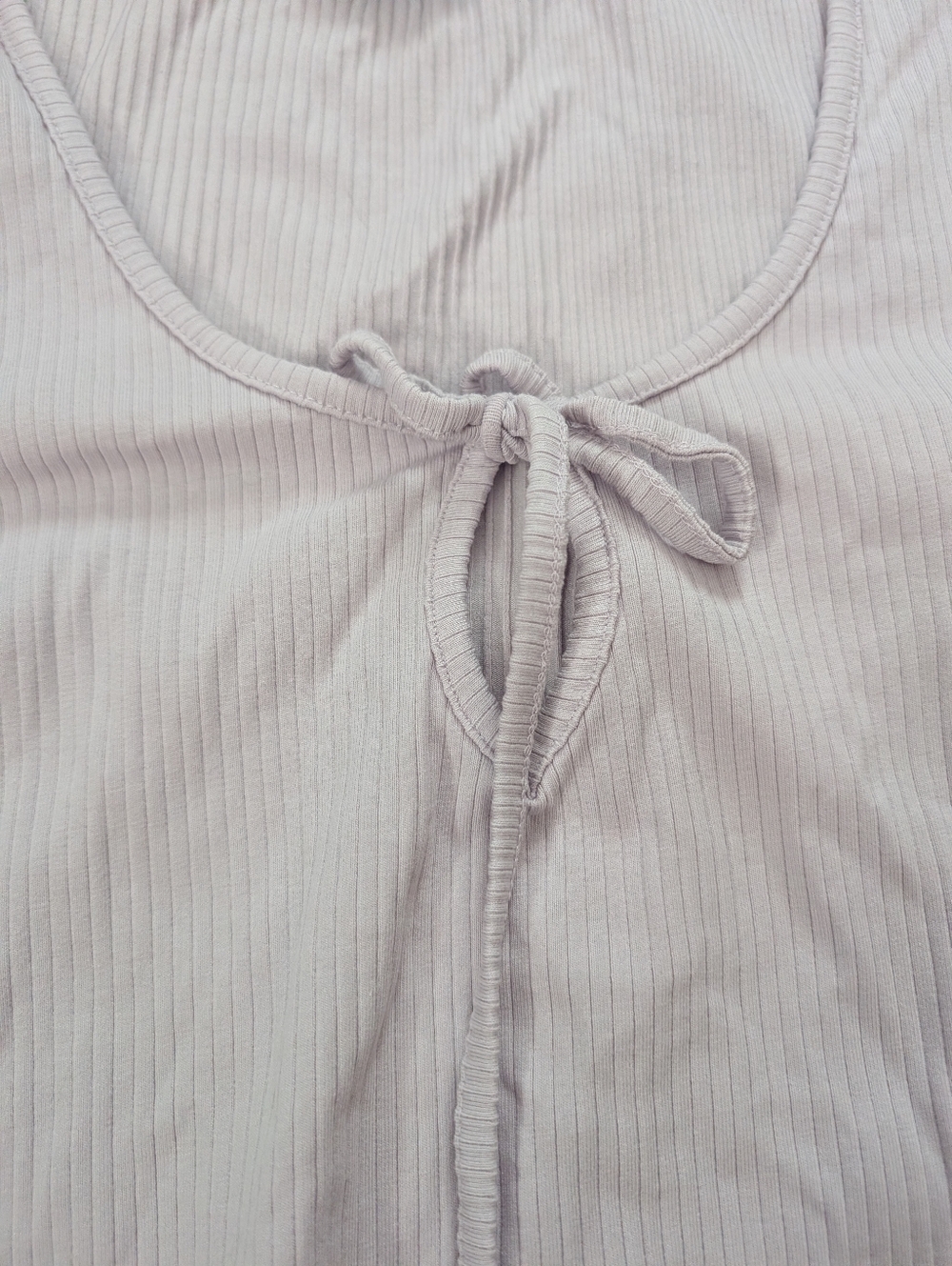 SO Keyhole Cropped Top - Picture 3 of 4